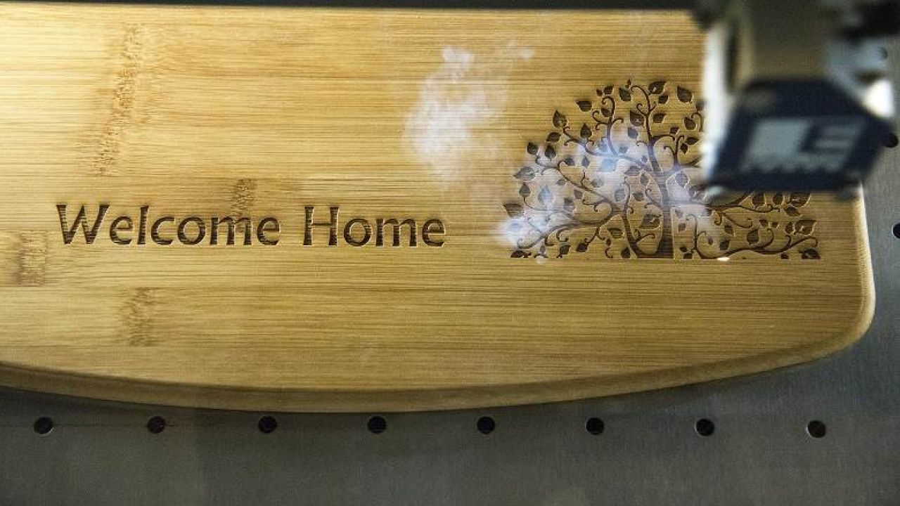 Consigli sulle incisioni laser per legno, vetro e cuoio