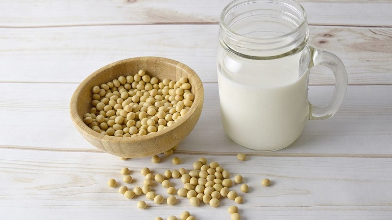 Latte di soia alternativa al latte vaccino