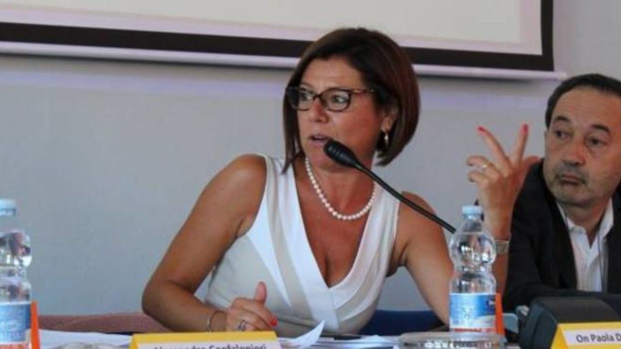 PAOLA DE MICHELI
