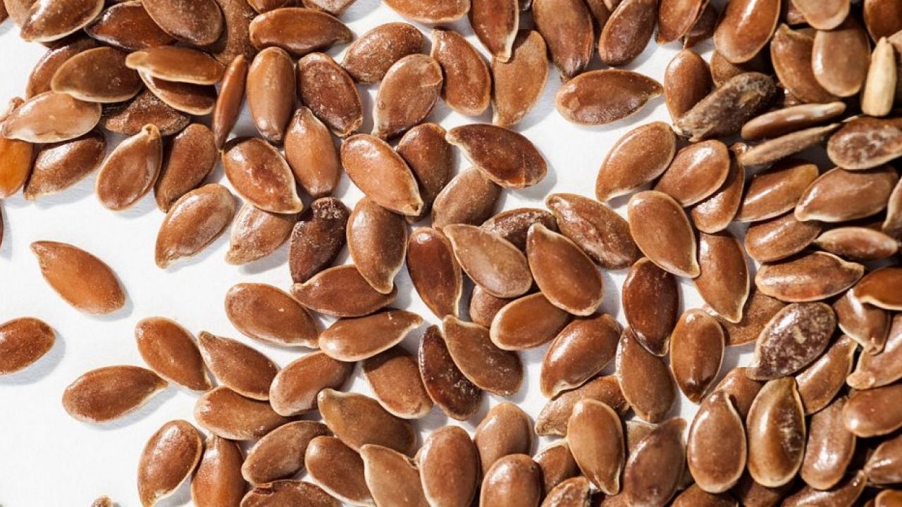 Come pulire il colon con semi di lino e Kefir