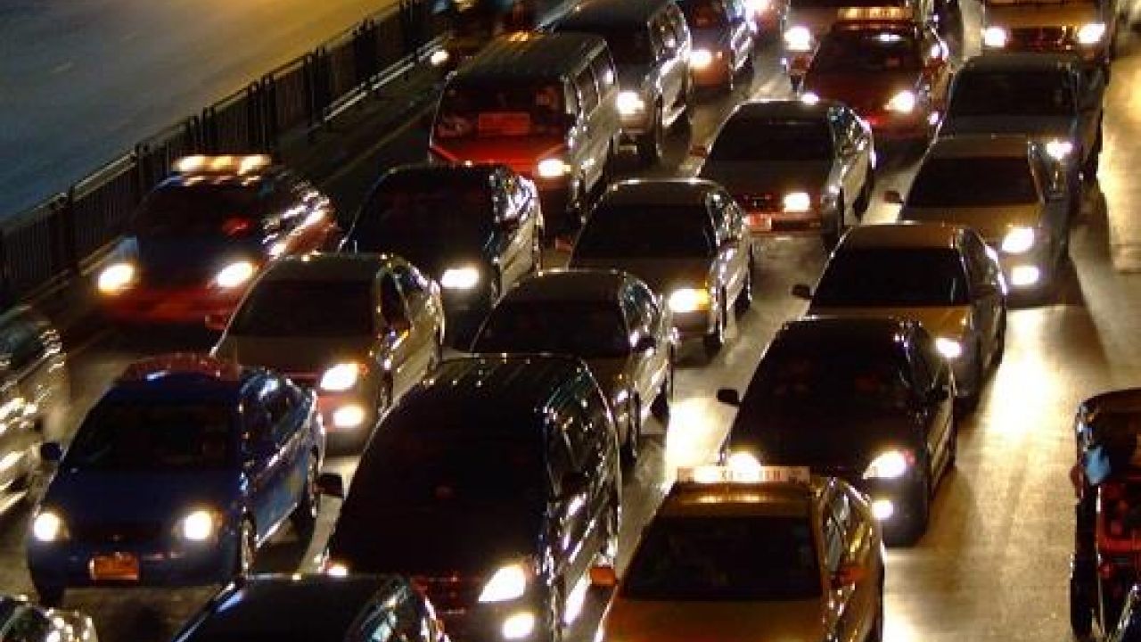 Come ridurre l'impatto dell'inquinamento quando siamo bloccati nel traffico