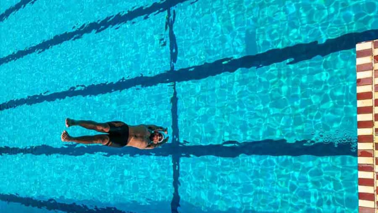 benefici del nuoto salute età