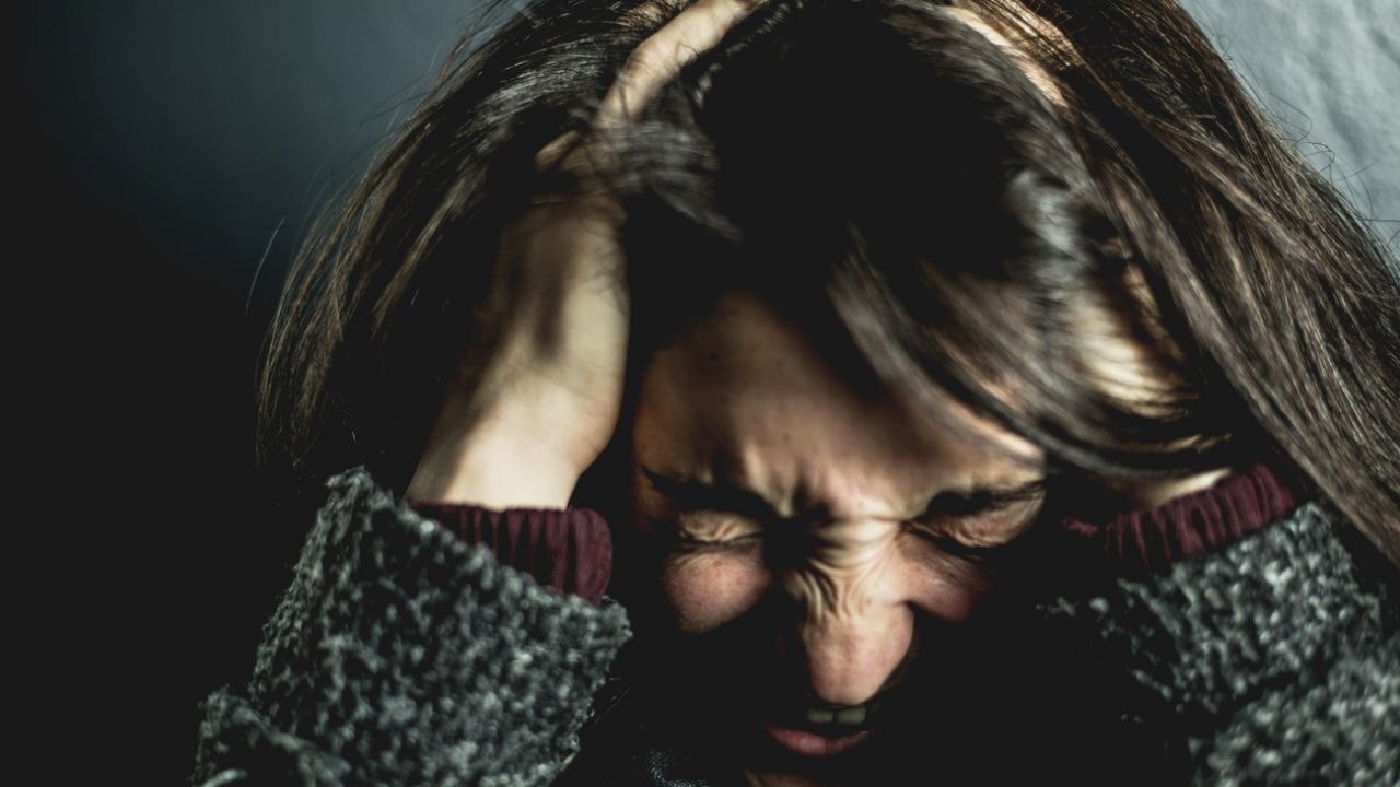 reprimere le emozioni