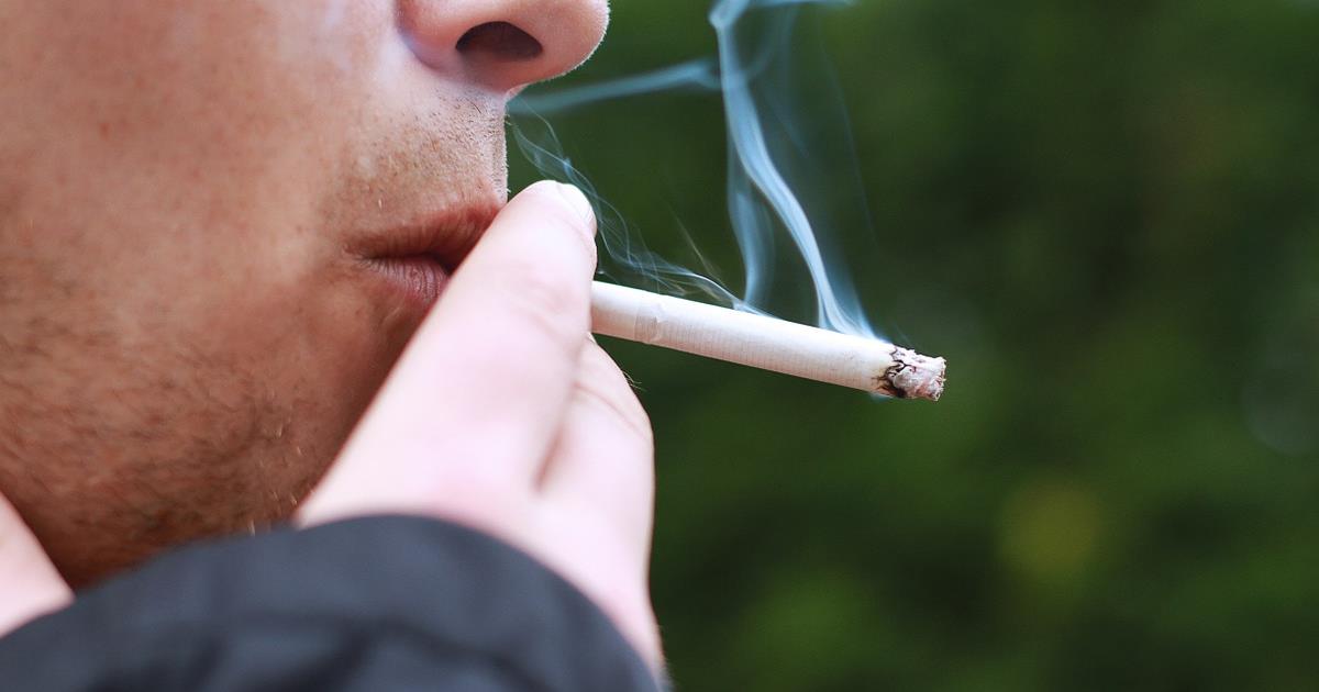 Il fumo di sigaretta tra le abitudini più pericolose