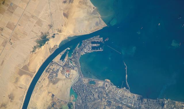 Mediterraneo a rischio a causa dei lavori nel Canale di Suez