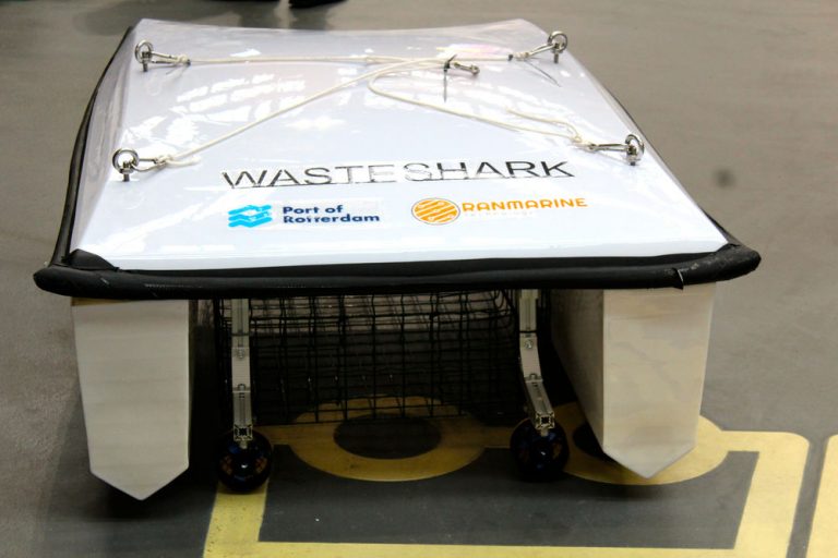 Waste Shark: lo squalo hi-tech che pulisce gli oceani dai rifiuti