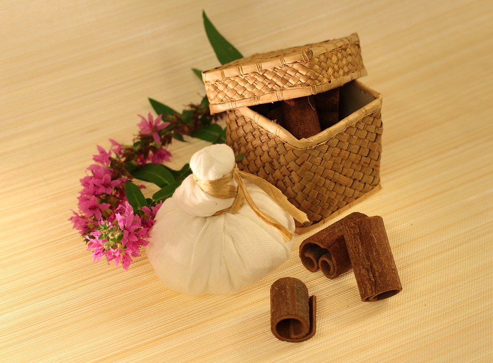 Pindasweda: come fare un rilassante massaggio ayurvedico in casa | Ambiente Bio