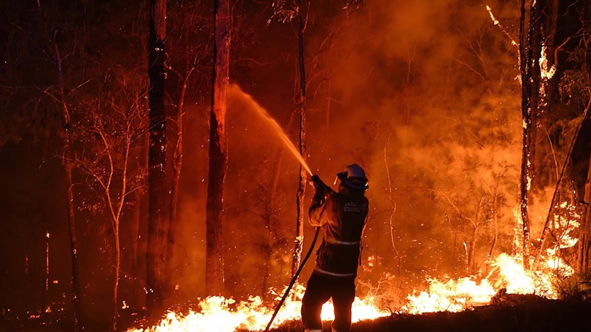 incendi in australia vigili del fuoco