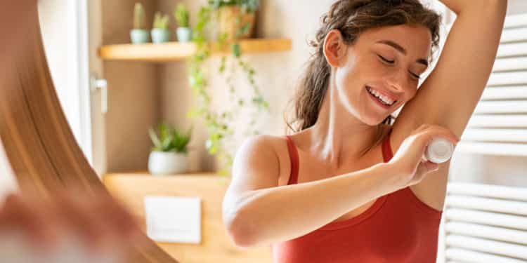 I migliori deodoranti naturali presenti nel mercato.  --- (Fonte immagine: https://www.ambientebio.it/wp-content/uploads/2023/11/deodoranti-naturali-750x375.jpg)