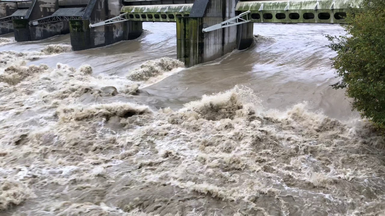 Il fiume Po può creare energia come 3 centrali nucleari anche se non è in piena come oggi